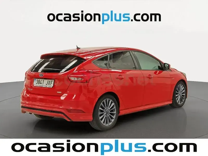 Usado Ford Focus ST-Line 125 CV (91 kW) 2017 Rojo Berlina