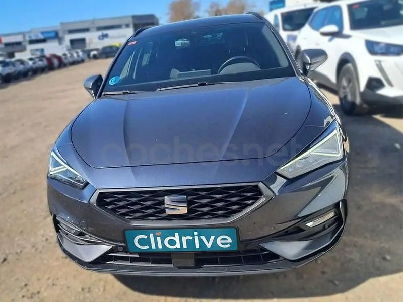 Usado Seat Leon FR 150 CV (110 kW) 2021 Gris / plata Berlina