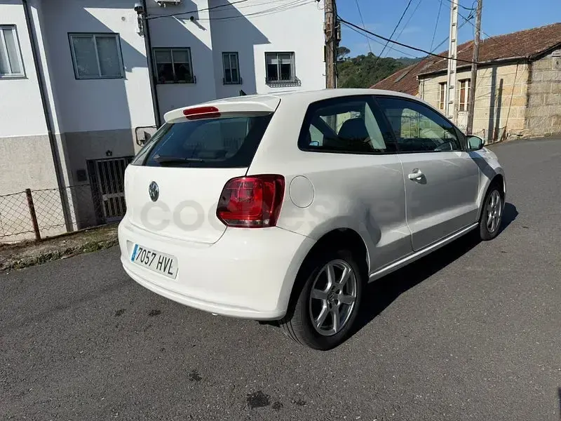 Usado VW Polo 75 CV (55 kW) 2014 Blanco Berlina