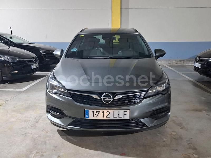 Usado Opel Astra Business Elegance 145 CV (106 kW) 2020 Gris / plata Familiar