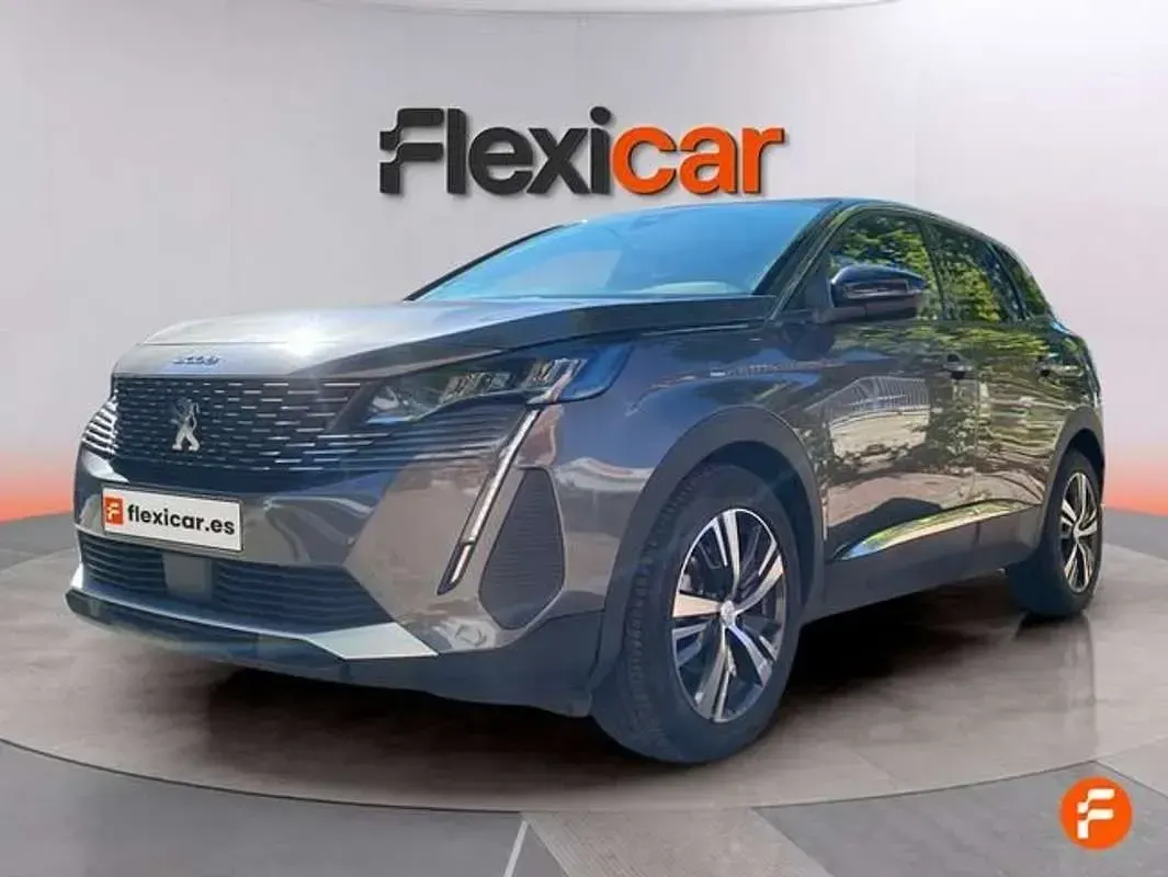 Usado Peugeot 3008 Allure 131 CV (96 kW) 2024 Gris SUV