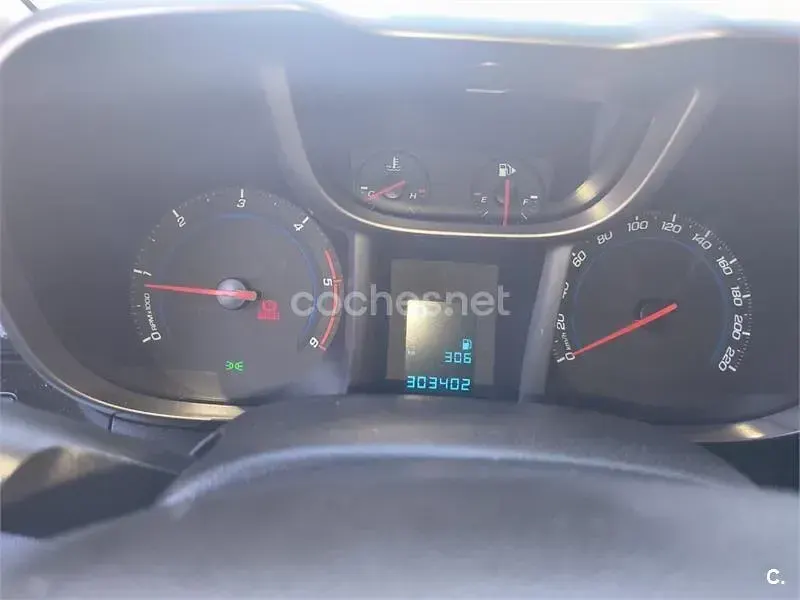 Usado Chevrolet Orlando LTZ 163 CV (119 kW) 2011 Gris / plata Monovolumen