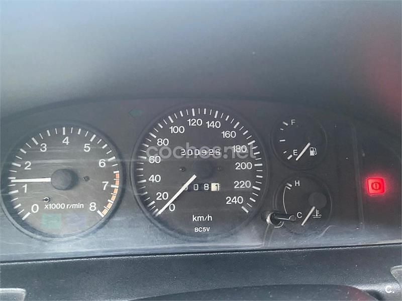 Usado Mazda 323F 90 CV (66 kW) 1997 Blanco Berlina