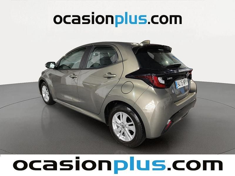 Usado Toyota Yaris Edition 125 CV (91 kW) 2024 Marrón Utilitario