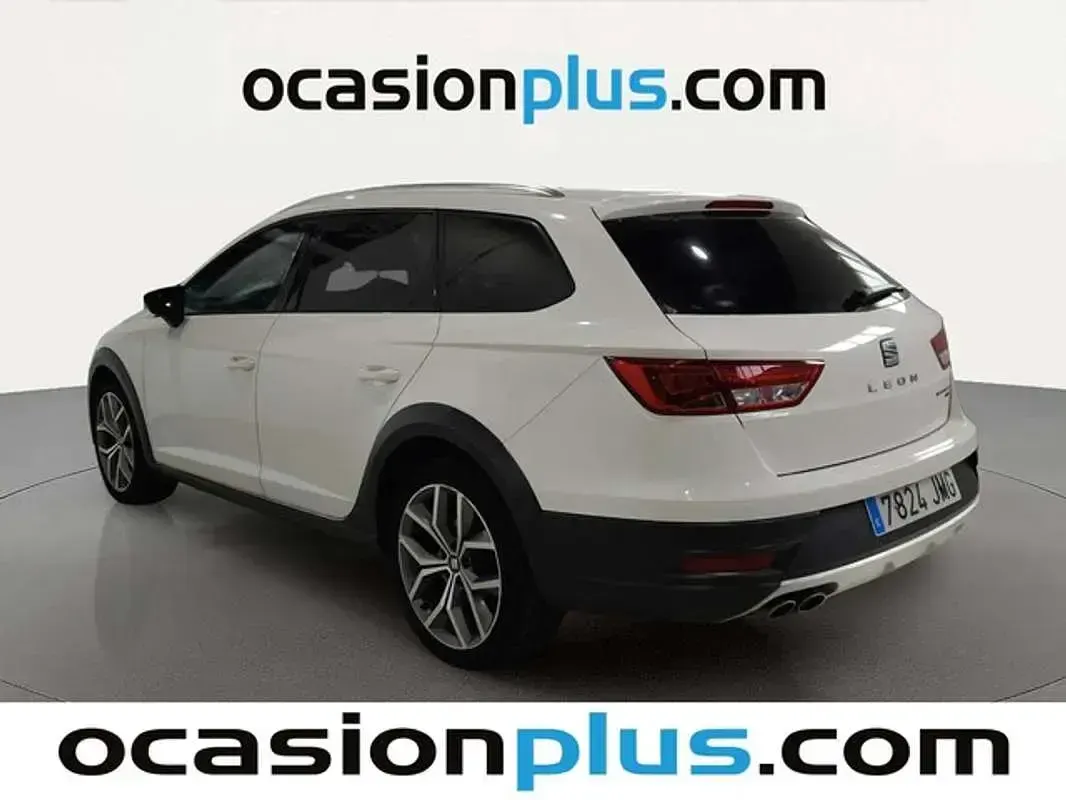 Usado Seat Leon 4Drive 150 CV (110 kW) 2016 Blanco SUV