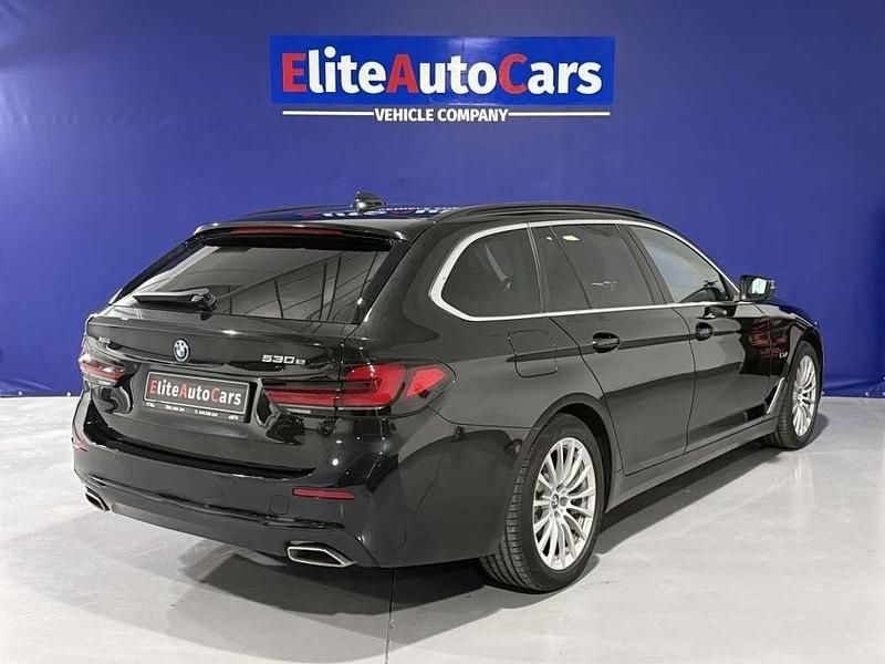 Usado BMW 530e Comfort Edition 292 CV (214 kW) 2022 Negro Familiar