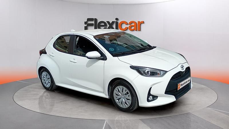 Usado Toyota Yaris Edition 72 CV (52 kW) 2022 Blanco Utilitario
