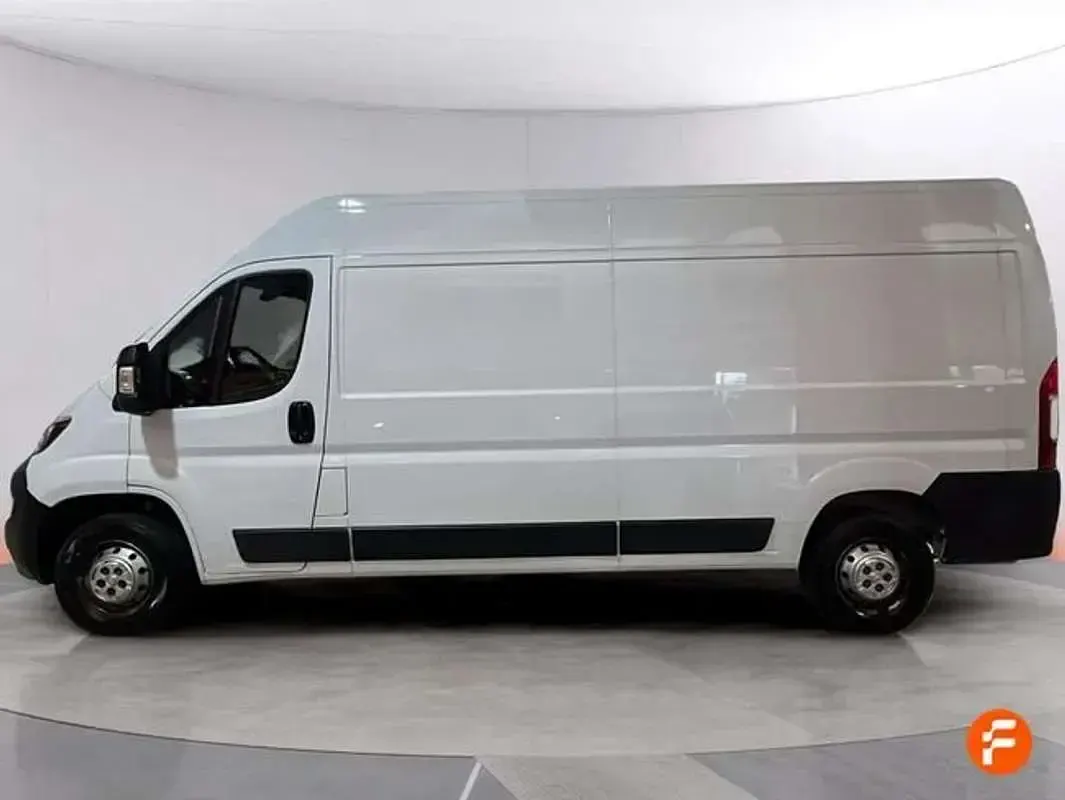 Usado Peugeot Boxer S 140 CV (102 kW) 2023 Blanco Van