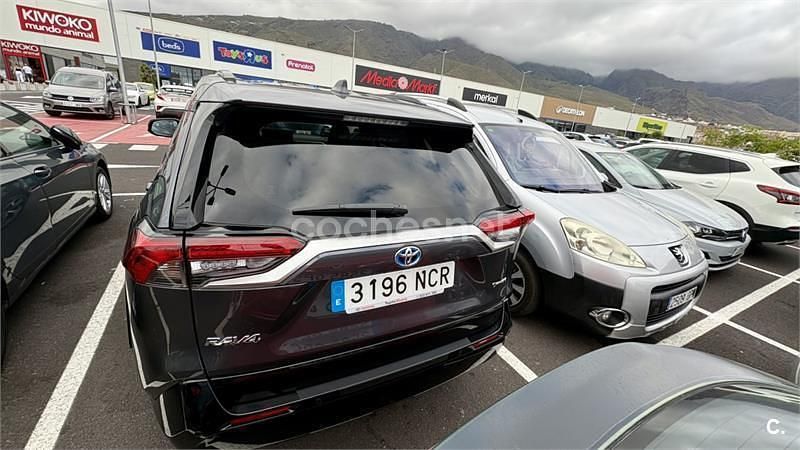 Usado Toyota RAV4 Hybrid Plus 306 CV (225 kW) 2025 Gris / plata SUV