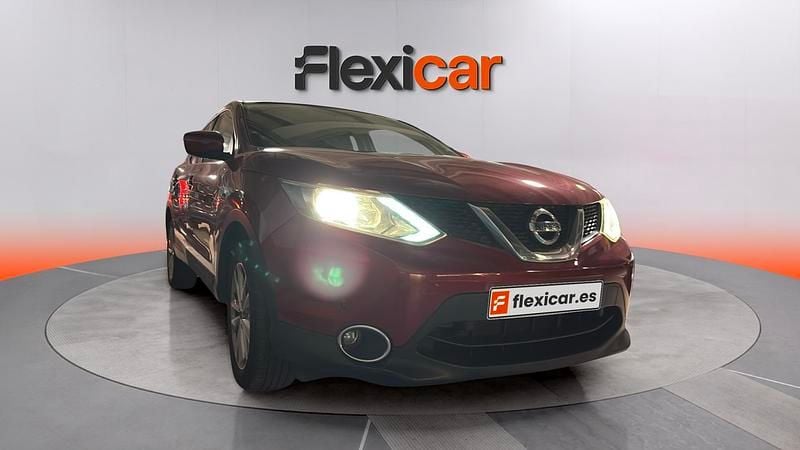 Usado Nissan Qashqai N-Connecta 116 CV (85 kW) 2015 Rojo SUV