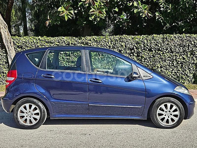 Usado Mercedes A150 Elegance 95 CV (69 kW) 2005 Azul Monovolumen