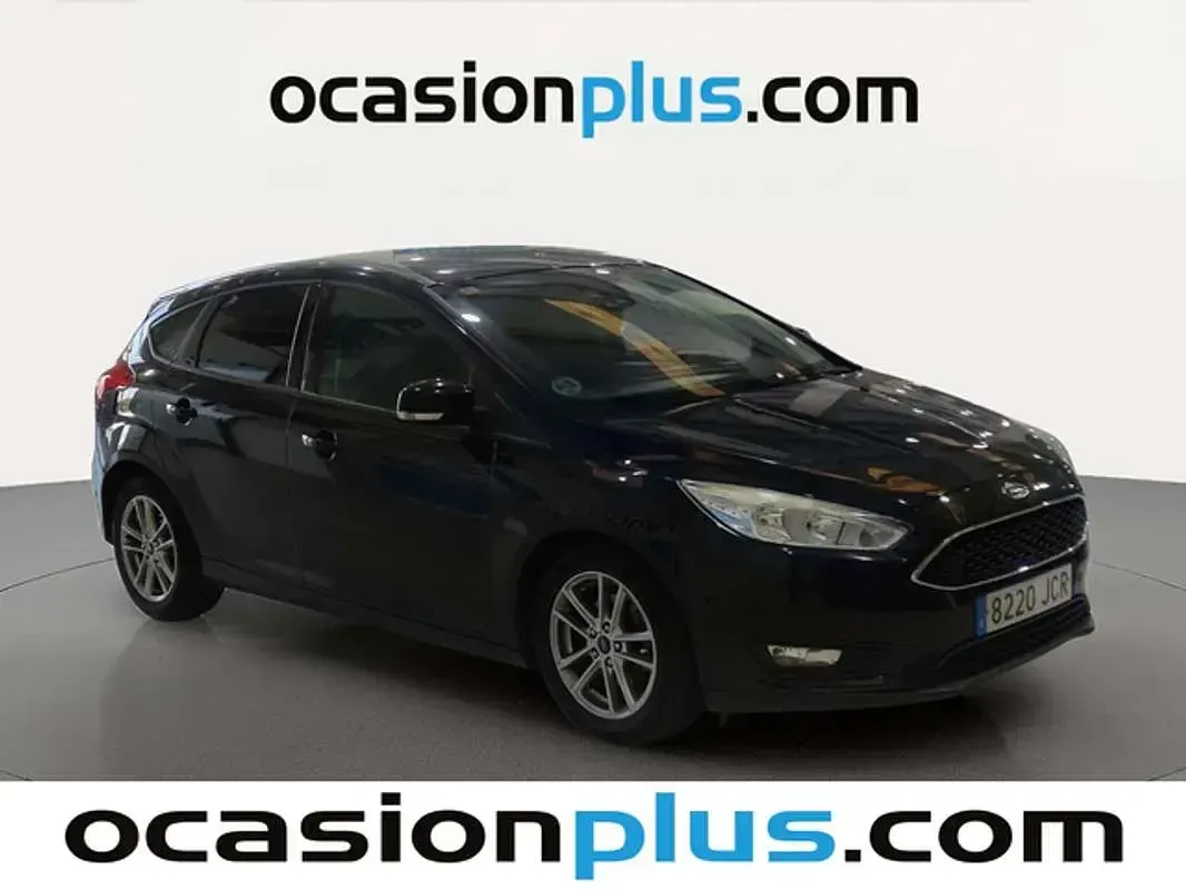 Usado Ford Focus Trend+ 116 CV (85 kW) 2015 Negro Utilitario