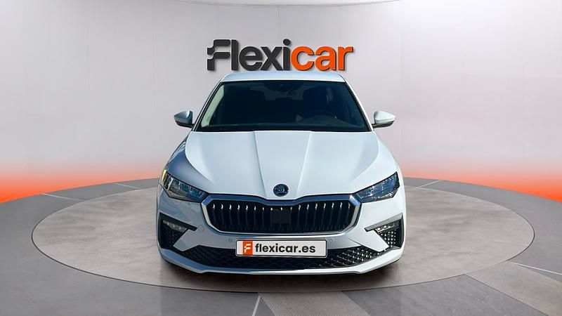 Usado Skoda Scala Selection 116 CV (85 kW) 2025 Blanco Utilitario