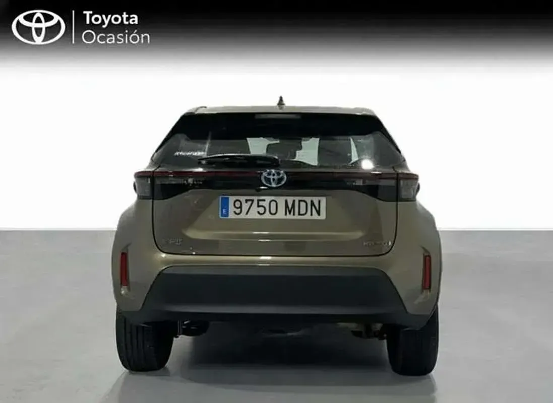 Usado Toyota Yaris Cross Active 116 CV (85 kW) 2023 Marrón SUV