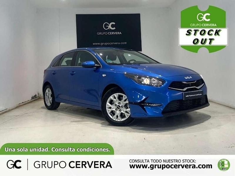 Usado Kia Ceed 120 CV (88 kW) 2024 Azul Utilitario