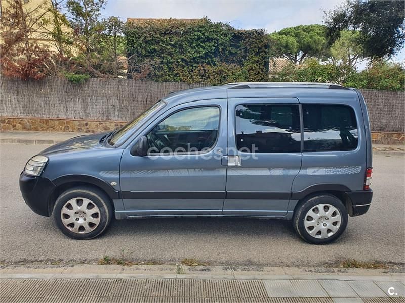 Usado Peugeot Partner Tepee Outdoor 90 CV (66 kW) 2009 Gris / plata Monovolumen