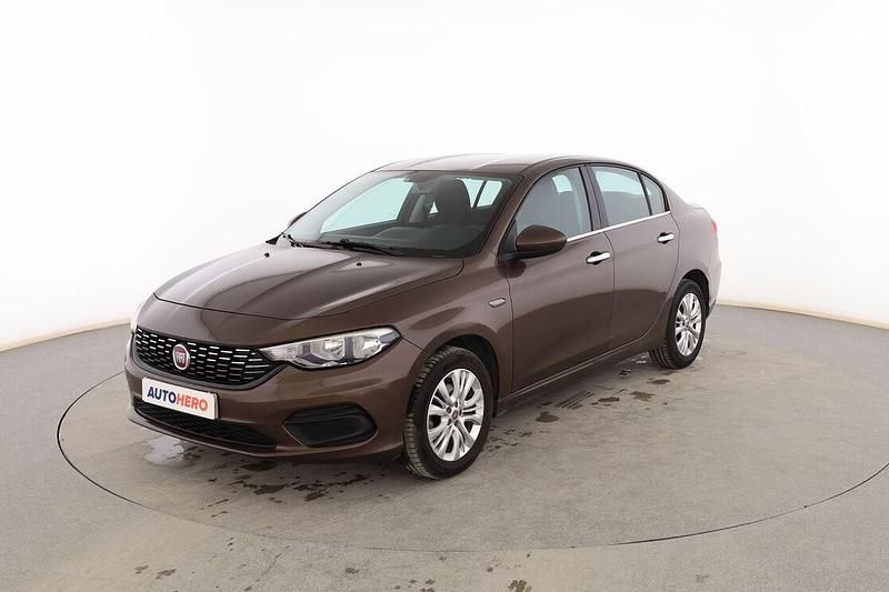 Usado Fiat Tipo Easy 95 HP (69 kW) 2016 Castanho Sedan
