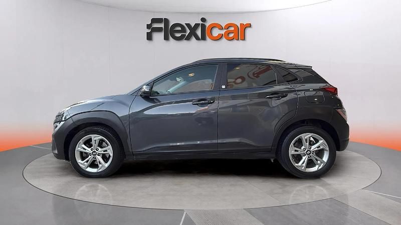 Usado Hyundai Kona 120 CV (88 kW) 2022 Gris SUV
