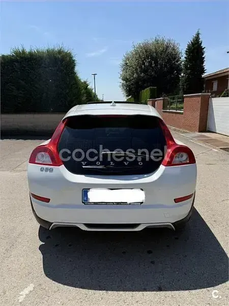 Usado Volvo C30 Momentum 109 CV (80 kW) 2010 Blanco Utilitario