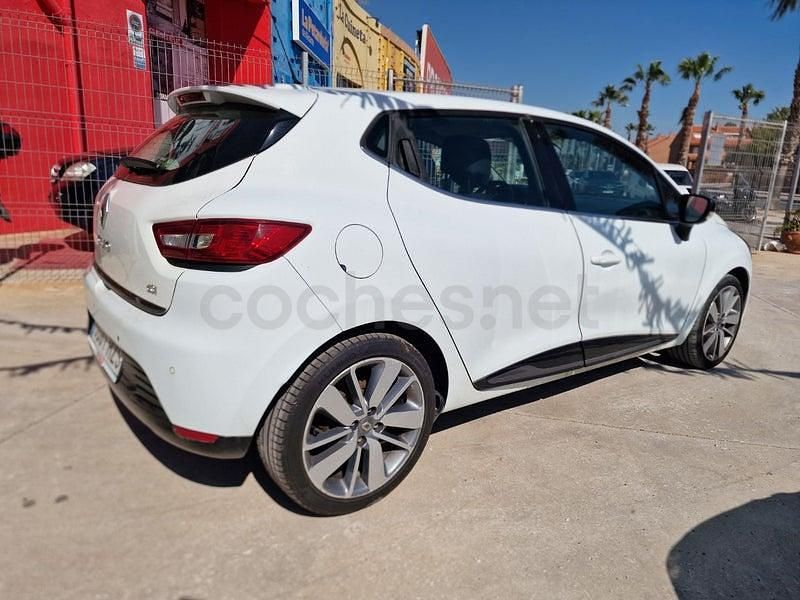 Usado Renault Clio IV Dynamique 90 CV (66 kW) 2014 Blanco Berlina
