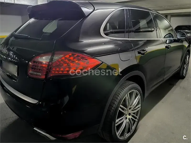 Usado Porsche Cayenne 240 CV (176 kW) 2011 Negro SUV