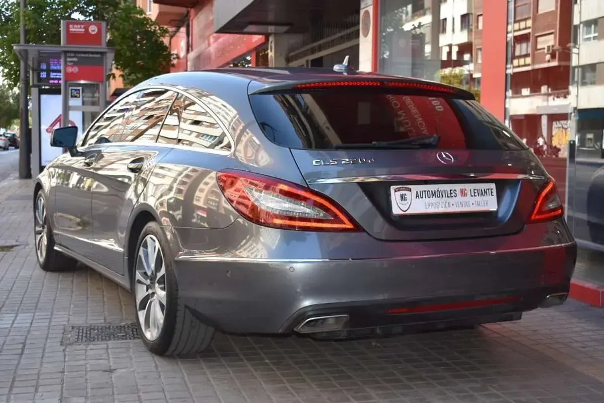Usado Mercedes CLS250 204 CV (150 kW) 2017 Gris Coupe