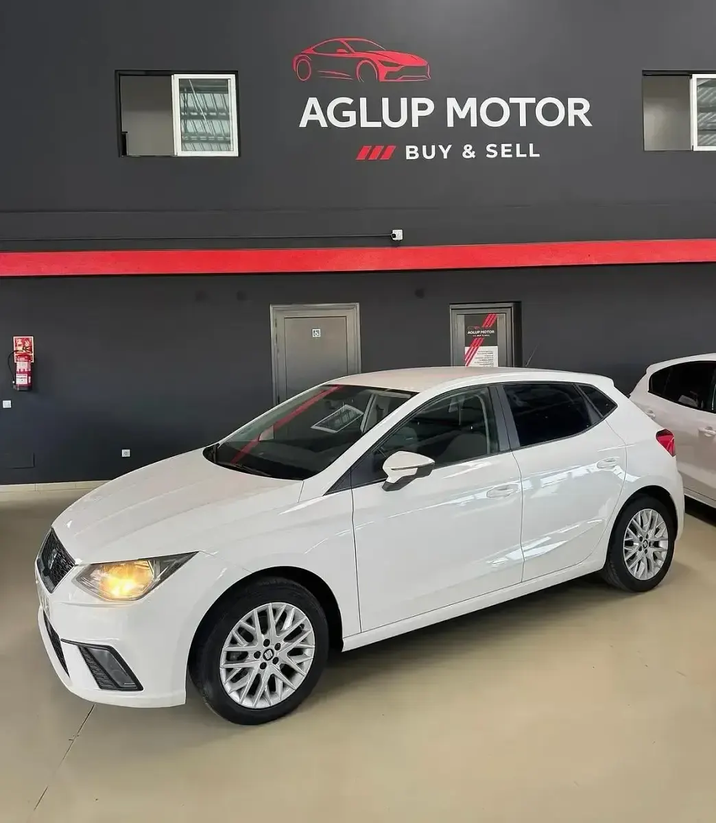 Usado Seat Ibiza Style 115 HP (84 kW) 2018 Branco Citadino