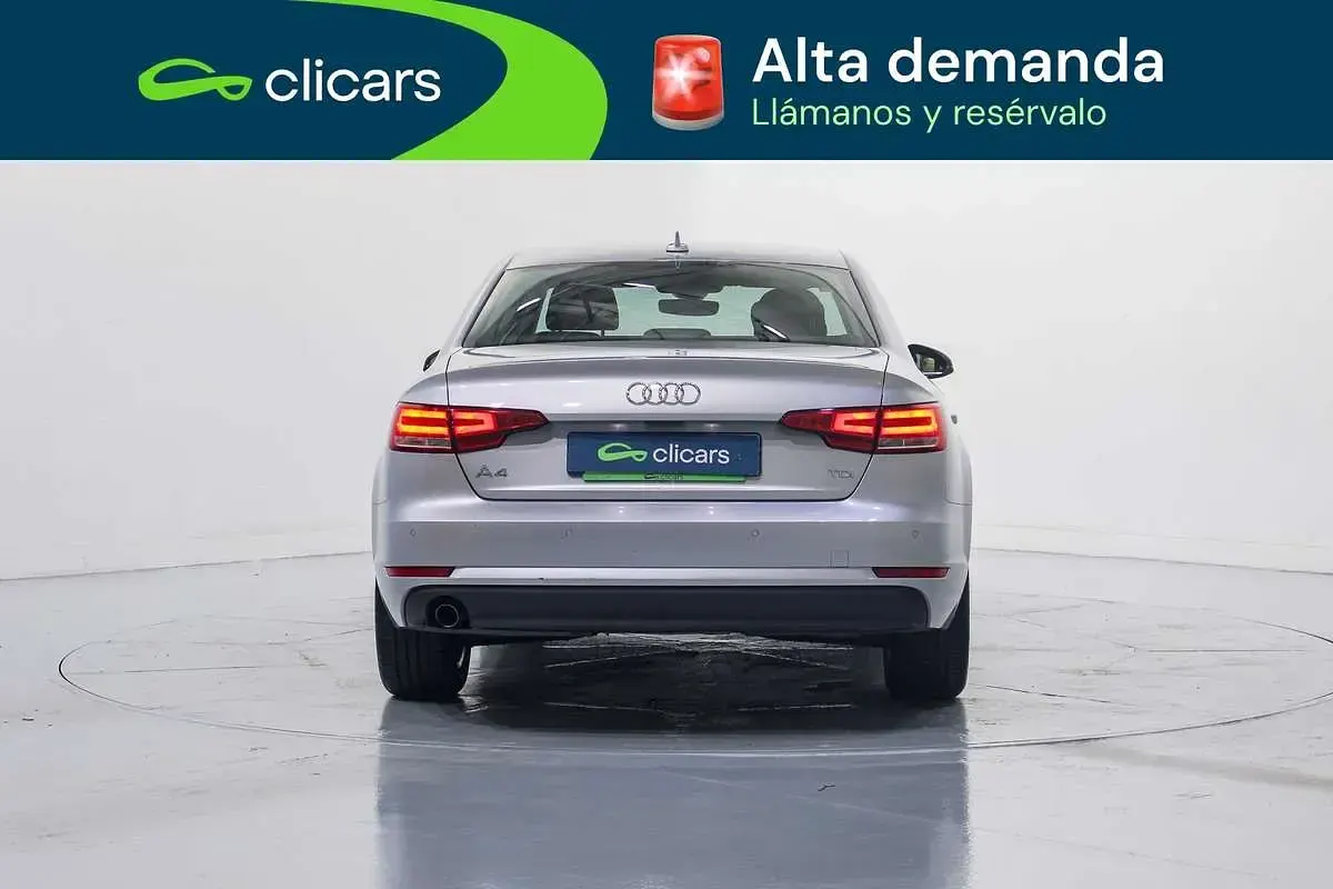 Usado Audi A4 Advanced 150 CV (110 kW) 2018 Gris Berlina