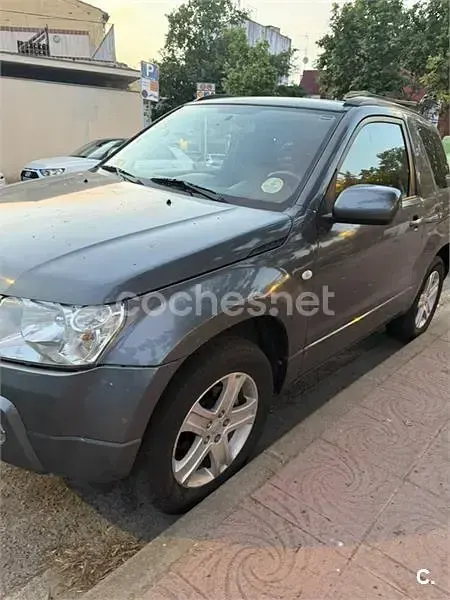 Usado Suzuki Grand Vitara 106 CV (77 kW) 2007 Gris / plata SUV