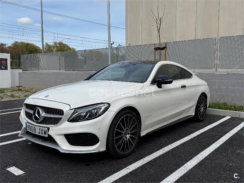 Usado Mercedes C220 AMG line 170 CV (125 kW) 2017 Blanco Coupe