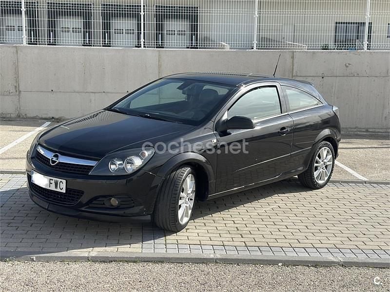 Usado Opel Astra GTC Sport 110 CV (80 kW) 2008 Negro Berlina
