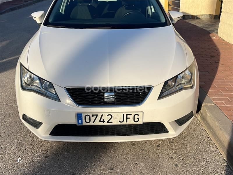 Usado Seat Leon 4Drive 105 CV (77 kW) 2015 Blanco Familiar