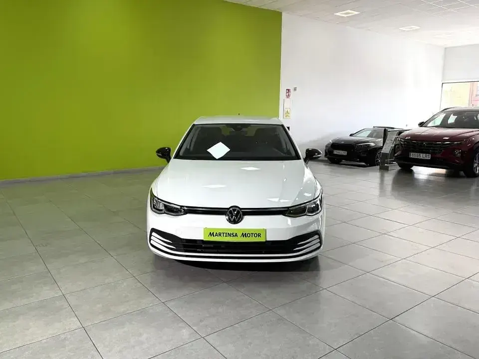 Usado VW Golf VIII Life 110 CV (80 kW) 2022 Blanco Berlina