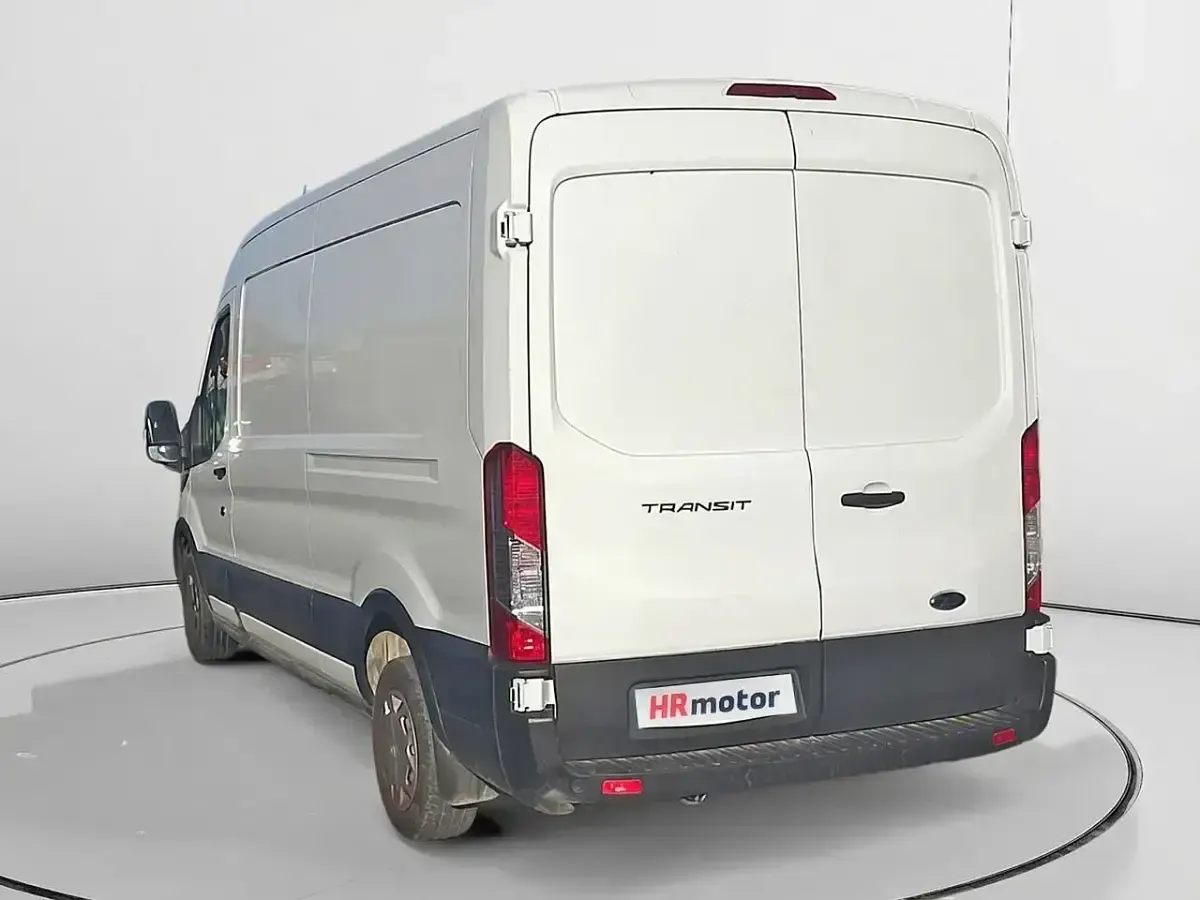 Usado Ford Transit Trend 130 CV (95 kW) 2022 Blanco Berlina