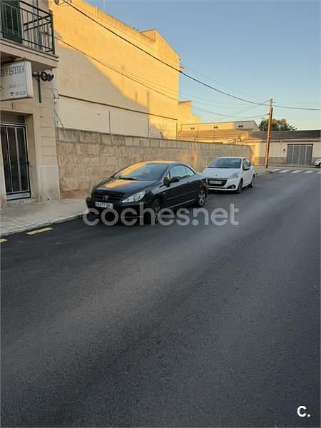 Usado Peugeot 307 CC 110 CV (80 kW) 2005 Negro Descapotable