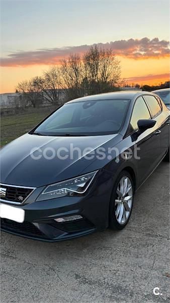 Usado Seat Leon ST FR 150 CV (110 kW) 2019 Gris / plata Familiar