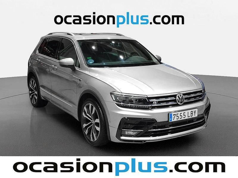 Usado VW Tiguan Sportline 190 CV (139 kW) 2019 Gris plata SUV