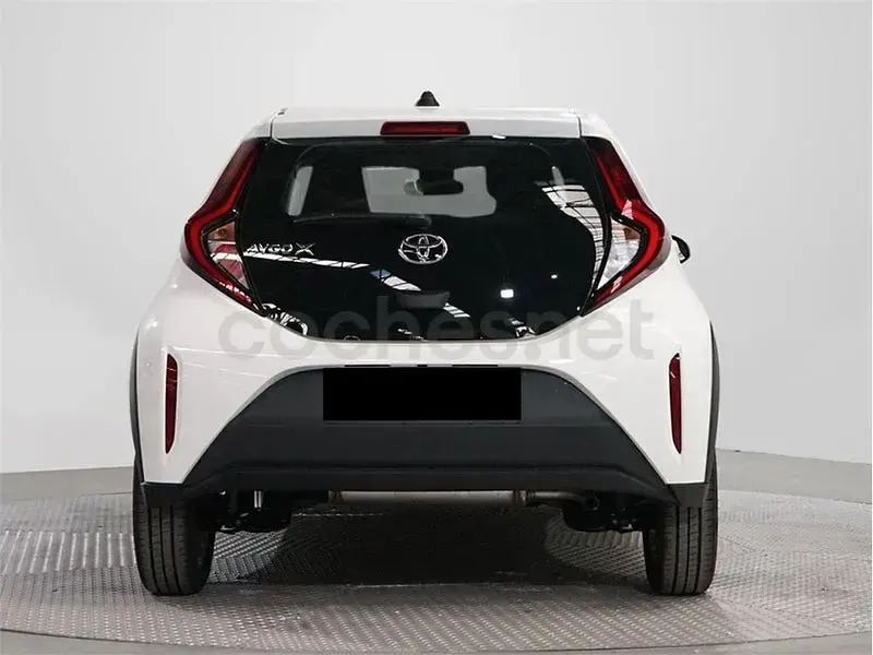 Nuevo Toyota Aygo X Play 72 CV (52 kW) 2025 Blanco SUV
