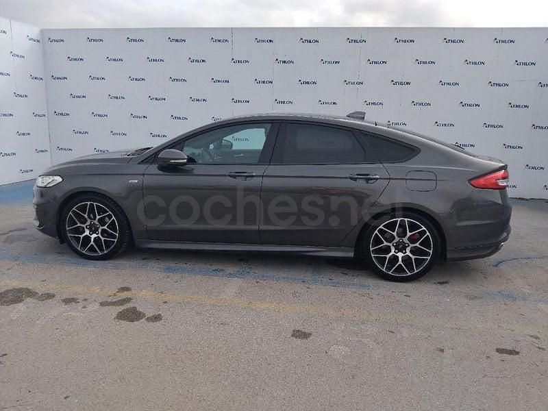 Usado Ford Mondeo ST-Line 193 CV (141 kW) 2021 Gris / plata Berlina