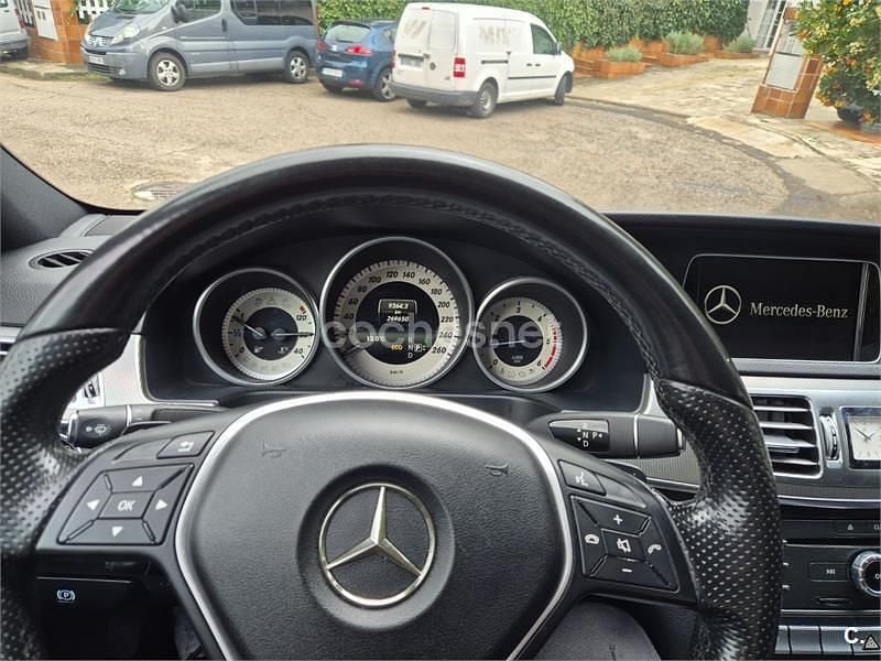 Usado Mercedes E200 Avantgarde 136 CV (100 kW) 2016 Gris / plata Berlina