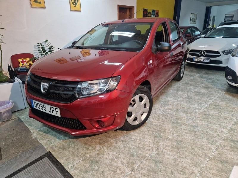 Usado Dacia Logan Ambiance 75 CV (55 kW) 2016 Granate Berlina