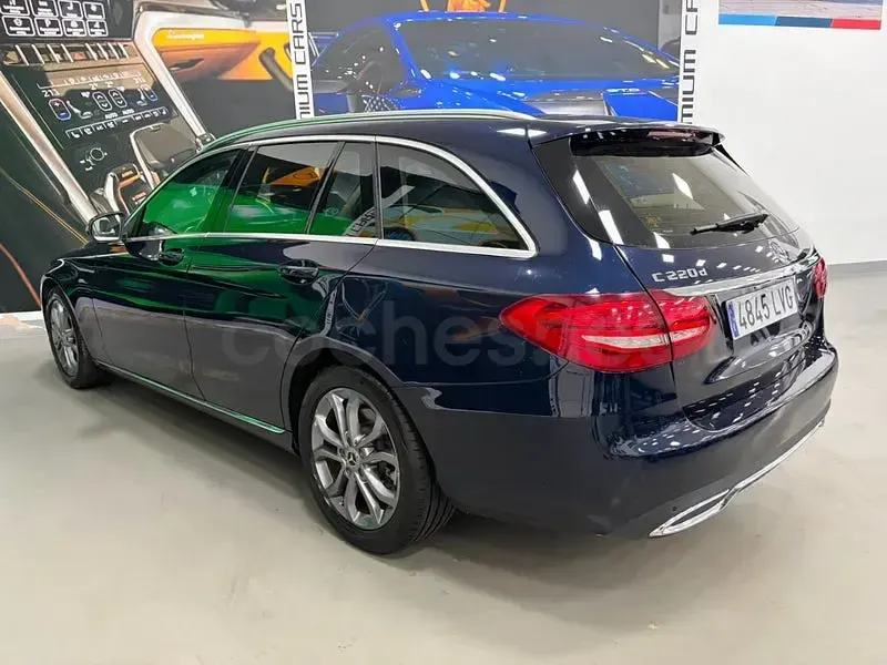 Usado Mercedes C200 160 CV (117 kW) 2018 Azul Familiar