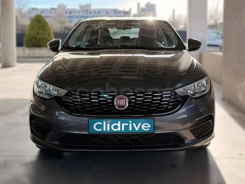 Usado Fiat Tipo Easy 120 CV (88 kW) 2017 Gris / plata Berlina