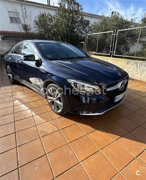 Usado Mercedes CLA200 136 CV (100 kW) 2018 Azul Berlina