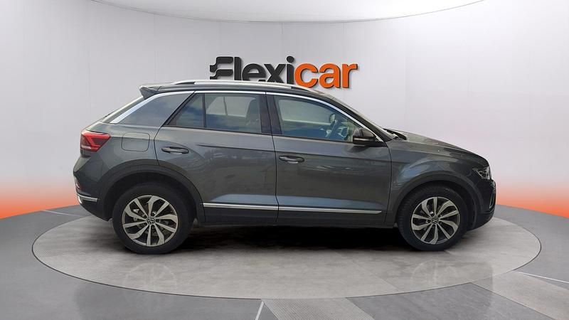 Usado VW T-Roc Life 110 CV (80 kW) 2023 Negro SUV