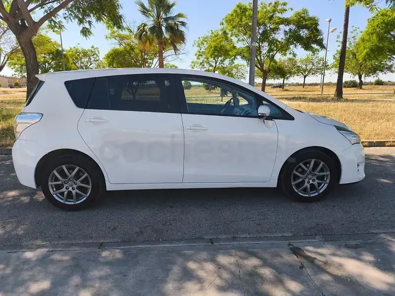 Usado Toyota Verso Comfort 112 CV (82 kW) 2014 Blanco Monovolumen