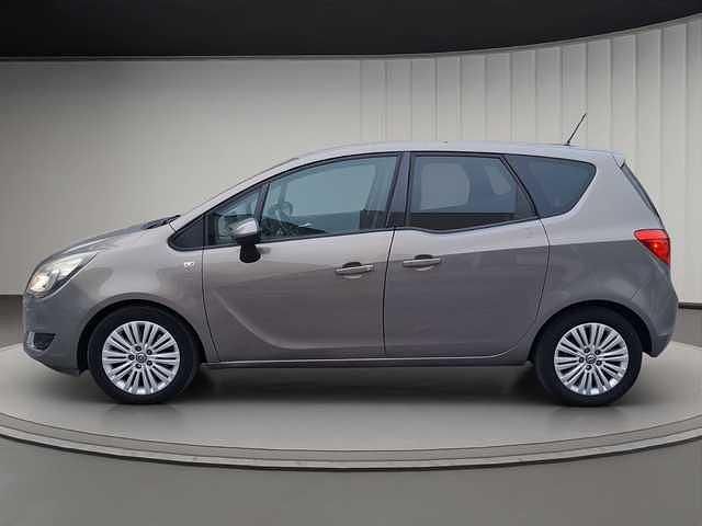 Usado Opel Meriva Selective 110 CV (80 kW) 2014 Gris / plata Monovolumen