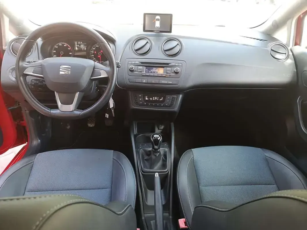 Usado Seat Ibiza SC Style 86 CV (63 kW) 2014 Rojo Utilitario