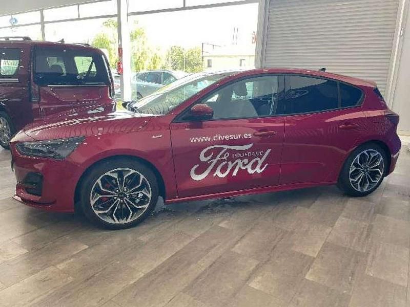 Usado Ford Focus ST-Line X 125 CV (91 kW) 2023 Rojo Utilitario