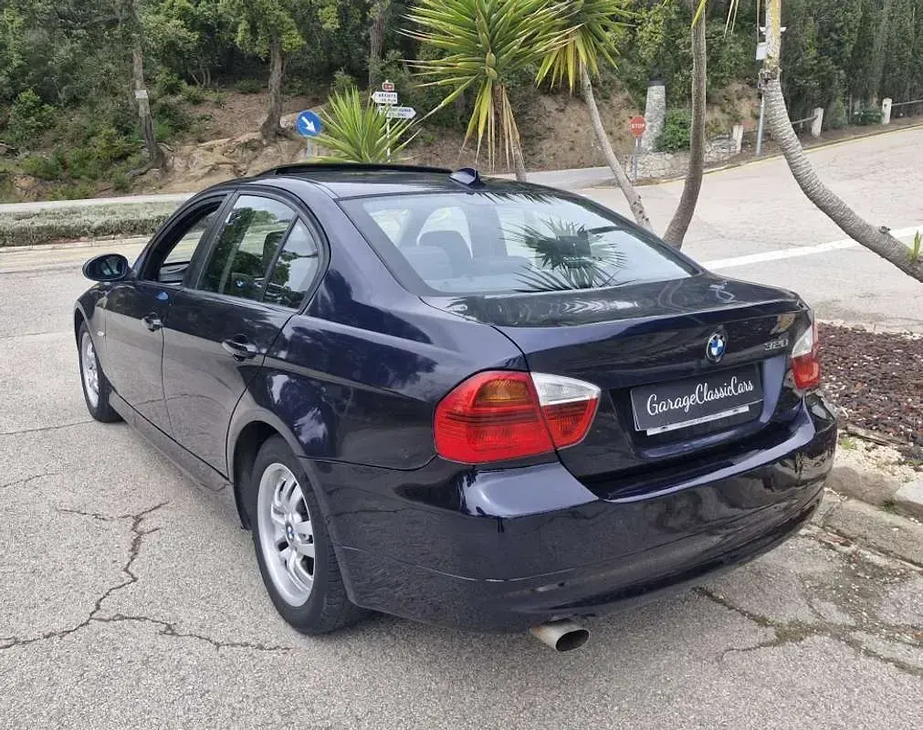 Usado BMW 320 150 CV (110 kW) 2007 Azul Berlina